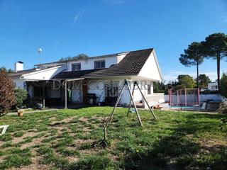 Chalet  Del paradís. Casa con piscina con licencia turística