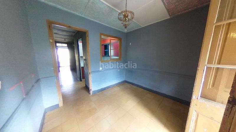 Foto 8a1004f6-4e69-4890-8ede-5190b6ff0018. Apartamento piso cuatro habitaciones centro angloes en Anglès