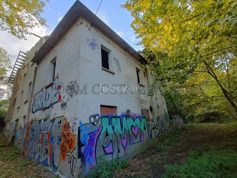 Foto 56681a8b-a7b7-48a5-947e-699e8251910f. Masia a Olot