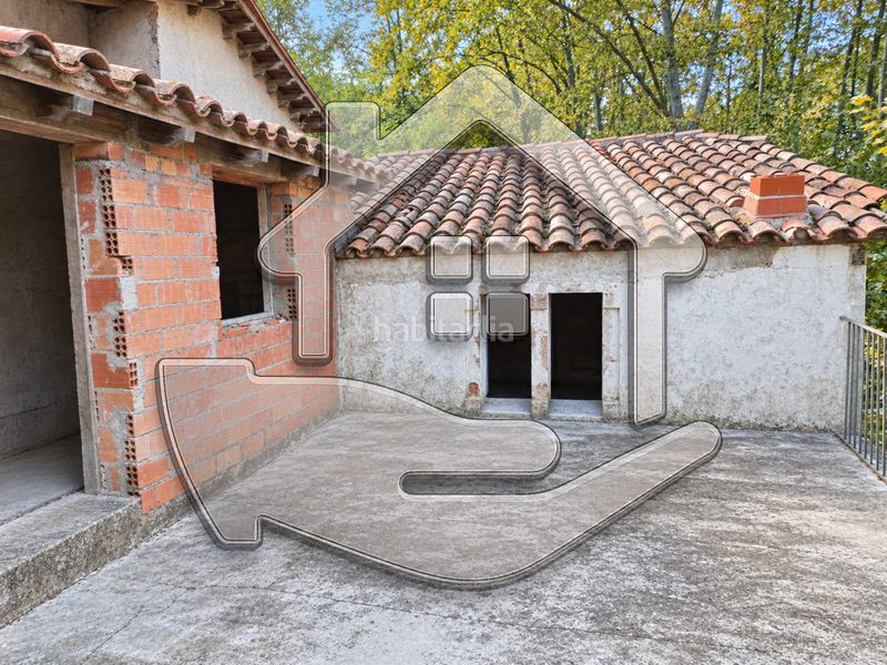 Foto bf8e73fd-71e4-4948-be4c-29b2cd64bdde. Masia a Olot