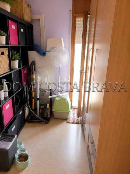 Foto d0904995-a117-4d57-92eb-3d48b36460e1. Pis amb calefacció aparcament a Olot