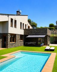 Casa en Cervià de Ter. Casa unifamiliar a 15 min de girona con ascensor piscina de agua