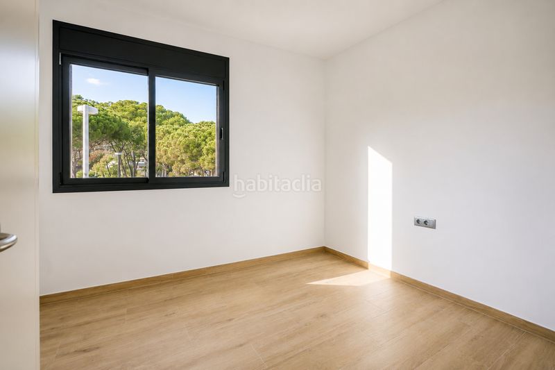 Foto f0e46fe0-bb18-44db-ba46-571342b079a1. Pis amb calefacció a platja de Pals Pals