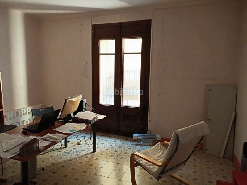 Foto 1b3b405d-ee8d-48b0-a0b5-d2d1b7f4606f. Casa a carrer alta maduixa 8 a Olot