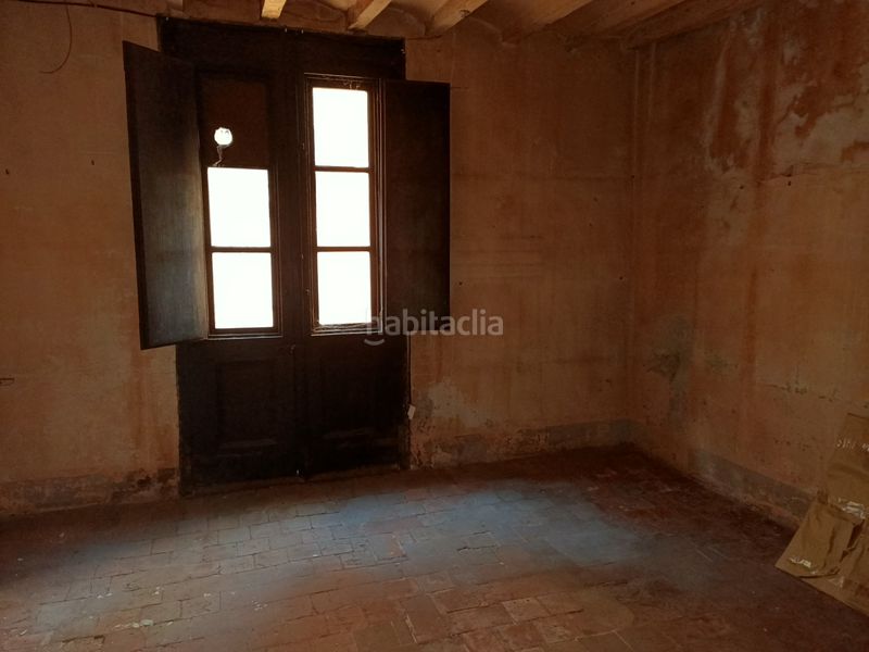 Foto 377834ed-21bb-42a9-94d9-b3c5a8234bc8. Casa a carrer alta maduixa 8 a Olot