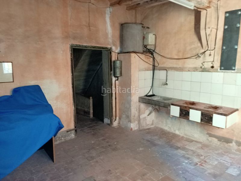 Foto 3ab665f0-7400-463e-a7b8-d0d7726b3ad8. Casa a carrer alta maduixa 8 a Olot
