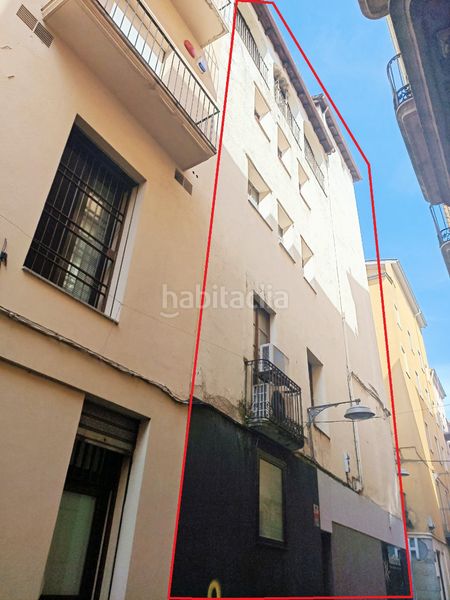 Foto ba61897a-9b34-45c8-b323-45077d9cd8b0. Casa a carrer alta maduixa 8 a Olot
