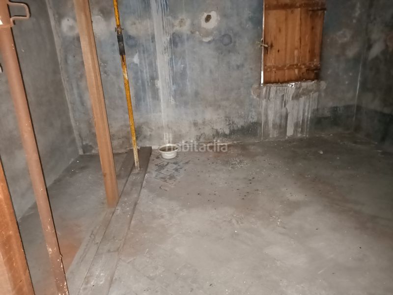 Foto f4852173-a1b5-4a0b-a5e1-e6622753af5b. Casa a carrer alta maduixa 8 a Olot