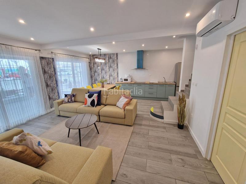 Foto 5ad08a4b-7de9-46a3-8aef-c20dea8a5536. Casa adosada en muga-a 2 casa de 4 habitaciones 2 baños con licencia turística a 100 metros de la playa. en Empuriabrava