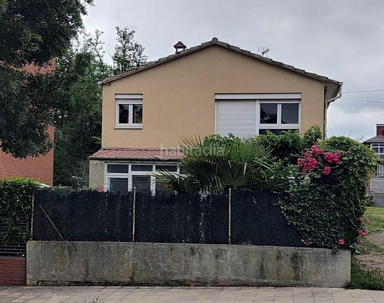 Foto 9f33fc92-5100-41e1-86ab-679c4c1bbe57. Chalet casa unifamiliar a pla de dalt con jardín. en Olot