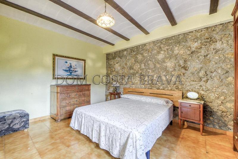 Foto 370ccd59-1651-48f1-a979-7eaea1d4bcbc. Masía casa rural con licencia turística. en Cistella
