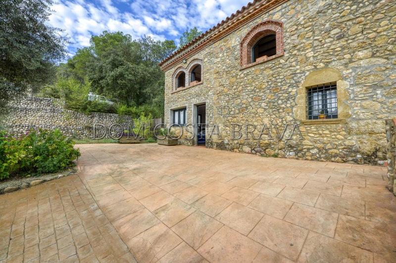 Foto 55a196b6-b155-4369-98d1-67a66ea265f5. Masía casa rural con licencia turística. en Cistella