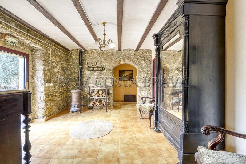 Foto 716799c3-a51d-4e63-b6fa-c978708a9a0d. Masía casa rural con licencia turística. en Cistella