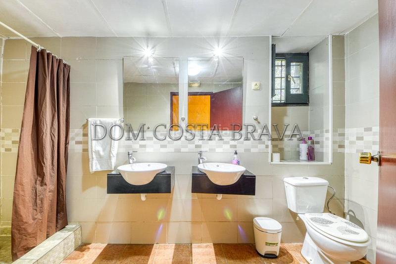 Foto 9c44d848-5874-4eef-ae8b-3dc78dc0dec0. Masía casa rural con licencia turística. en Cistella