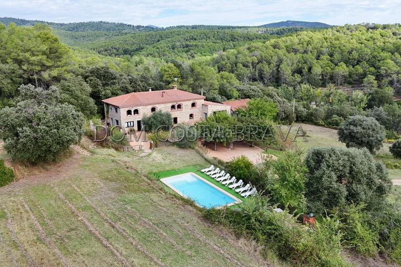 Foto c3ce5dc4-8dc7-406c-88bb-aea11bfd85d9. Masía casa rural con licencia turística. en Cistella