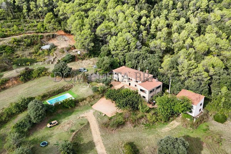 Foto c6c66e15-cd88-466c-b5c5-0003d779dbbe. Masía casa rural con licencia turística. en Cistella