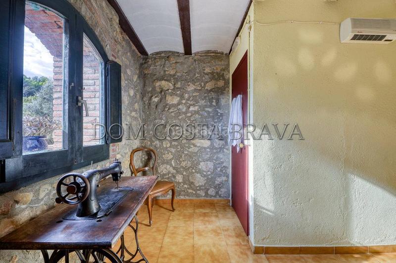 Foto cd7580ec-8063-43ae-a7d7-831567ad454d. Masía casa rural con licencia turística. en Cistella