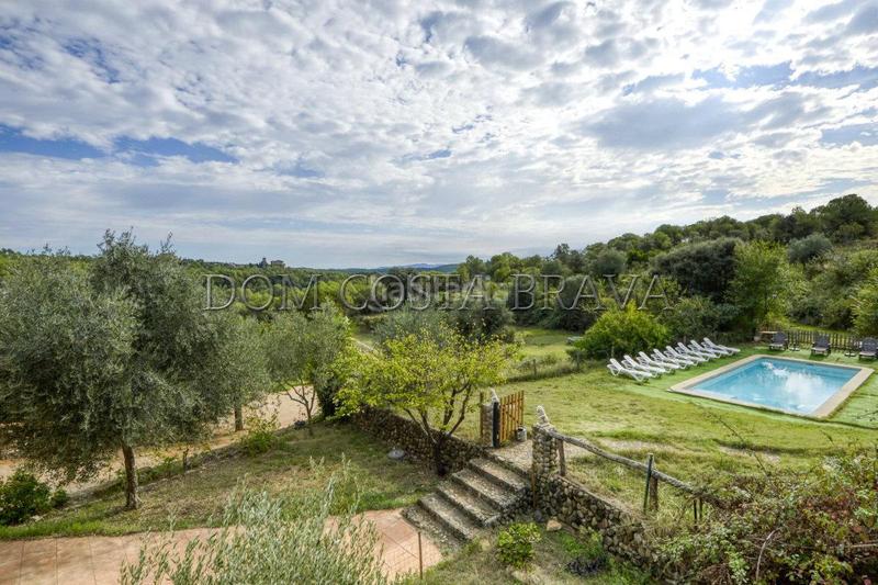 Foto e503a698-cbd3-4898-80dd-f63e5d440785. Masía casa rural con licencia turística. en Cistella