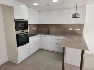 Dúplex  Andreu tuyet i santamaria. Duplex en girona dos habitaciones y un baño