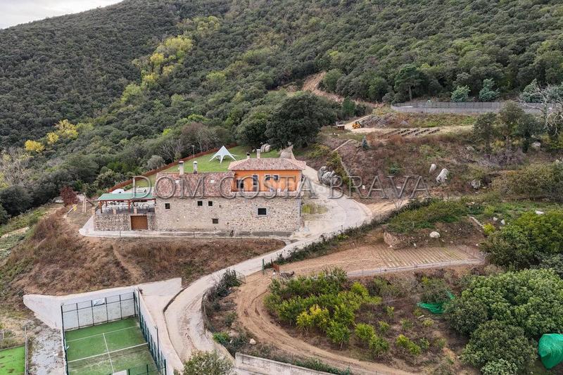 Foto 18a78208-6690-4d26-ad42-4965c5896532. Masía masia , con 100 hectáreas de terreno fronteriza con francia vistas despejadas en Agullana