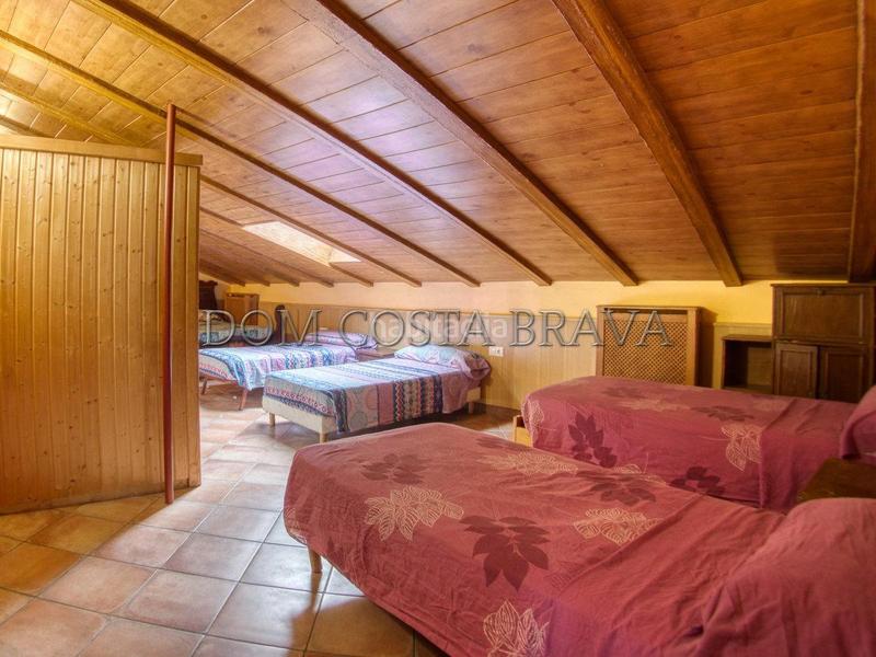 Foto 1fbfbd4d-41a4-4153-992f-b99570925f99. Masía masia , con 100 hectáreas de terreno fronteriza con francia vistas despejadas en Agullana