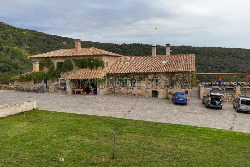 Foto 4c28e214-57b2-478b-812d-93fd2fcdd35d. Masía masia , con 100 hectáreas de terreno fronteriza con francia vistas despejadas en Agullana
