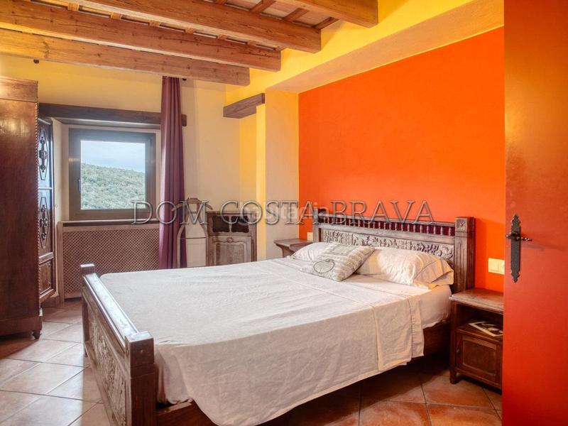 Foto 58a0be67-f122-4ee1-9bcb-5229c79e3e5e. Masía masia , con 100 hectáreas de terreno fronteriza con francia vistas despejadas en Agullana
