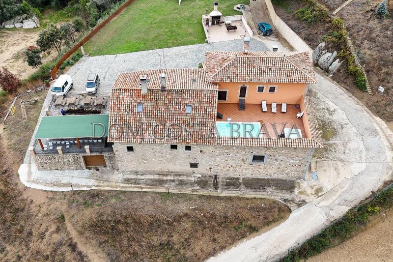 Foto 70dae783-6580-4a57-b4e0-3aa64e92ea63. Masía masia , con 100 hectáreas de terreno fronteriza con francia vistas despejadas en Agullana