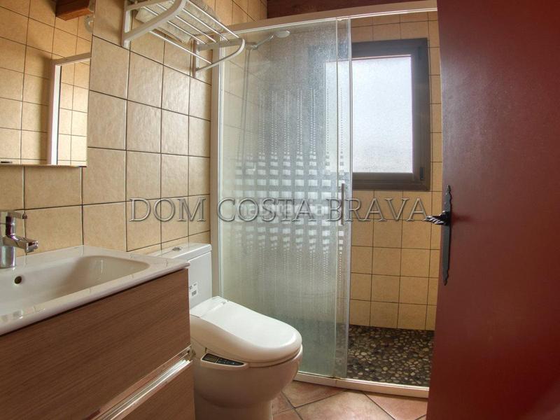 Foto 7ee73c9f-06b3-4e54-895f-8607802d8c4f. Masía masia , con 100 hectáreas de terreno fronteriza con francia vistas despejadas en Agullana