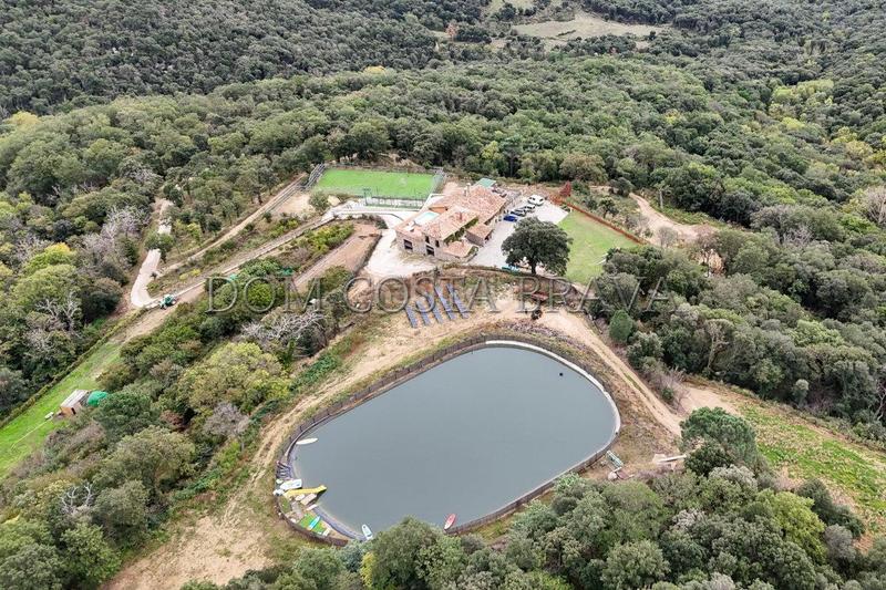 Foto ea1b69d9-def7-43a8-bd21-fbebd0aaa0c4. Masía masia , con 100 hectáreas de terreno fronteriza con francia vistas despejadas en Agullana