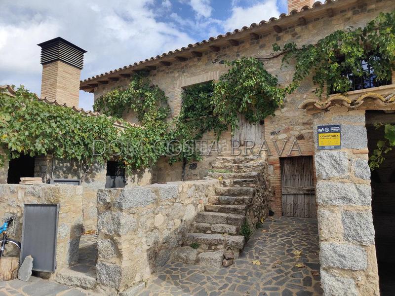 Foto fe9c8a34-716c-4878-aae0-d6859a46e174. Masía masia , con 100 hectáreas de terreno fronteriza con francia vistas despejadas en Agullana