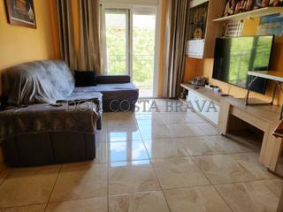 Apartament  De la canya. Piso en crt. de la canya de tres habitaciones y un baño.