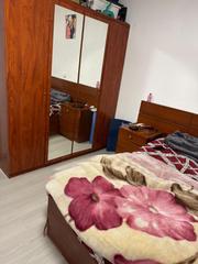 Apartment  De les tries. Piso en les tries de tres habitaciones y un baño.