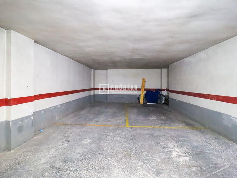 Foto a047a4fc-cc5a-4976-82db-1e94167aa891. Autoparkplatz in Mont Olivet Valencia