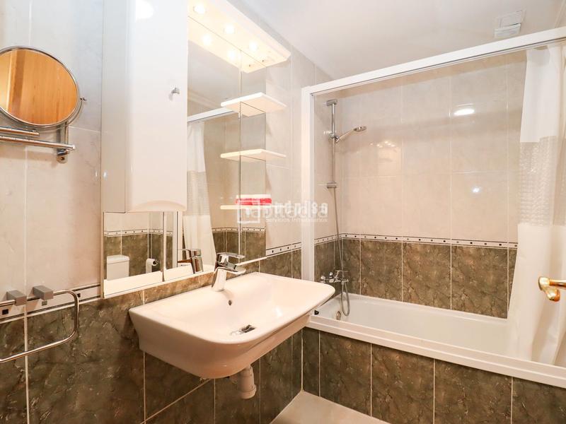 Foto 08429c33-b25f-4d81-9ef6-4fadc0fb64ec. Miete etagenwohnung mit parking in Mont Olivet Valencia