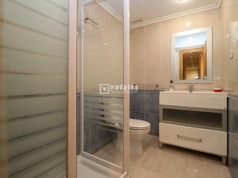 Foto 98874100-4d9a-4130-a596-e23570affb3f. Miete etagenwohnung mit parking in Mont Olivet Valencia