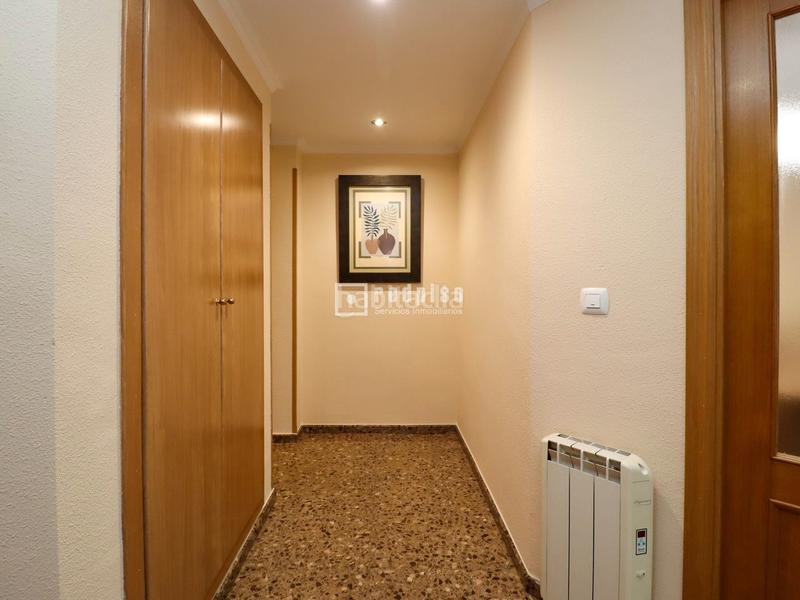 Foto ee89e00e-a368-4805-b5e1-e68e3a63c564. Miete etagenwohnung mit parking in Mont Olivet Valencia