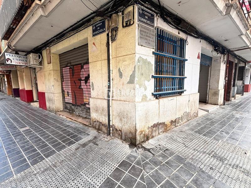 Foto 19f79c69-d93a-430f-ae53-61848af3b1e1. Local comercial  a la venta en calle torrevieja. en Valencia