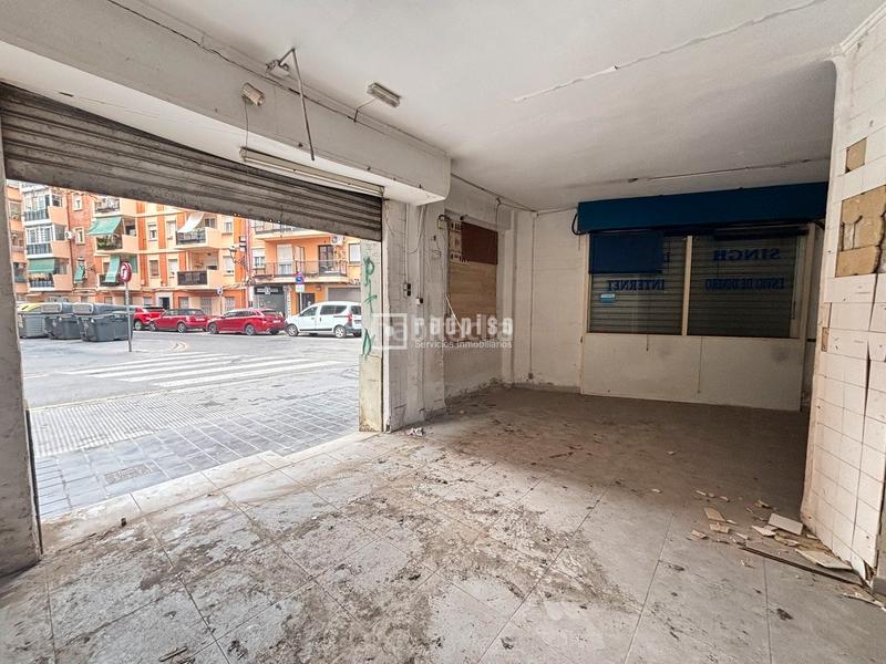 Foto 3f2a7d8b-0e62-458c-9031-d1a1991b691f. Local comercial  a la venta en calle torrevieja. en Valencia