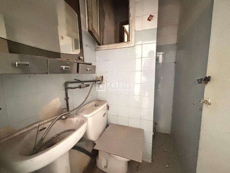 Foto 4eaed75d-2f3a-40ff-9c4a-f61e91bd1982. Local comercial  a la venta en calle torrevieja. en Valencia