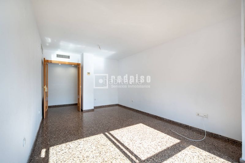 Foto c2933b33-daae-4851-8f26-eddb902890ba. Pis amb aparcament a La Raïosa Valencia