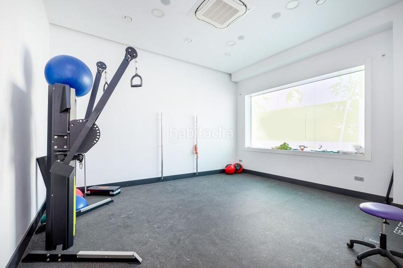 Foto 437d04d8-4665-45a5-a49f-2df52b4dd50e. Local comercial a la venta local comercial en Cervantes Granada