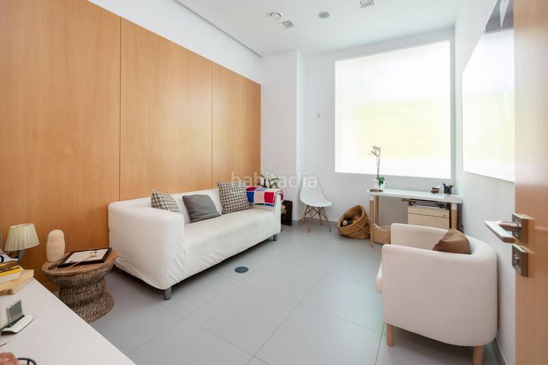 Foto ad6b8d9c-7076-4645-8942-b48ac8aa290b. Local comercial a la venta local comercial en Cervantes Granada