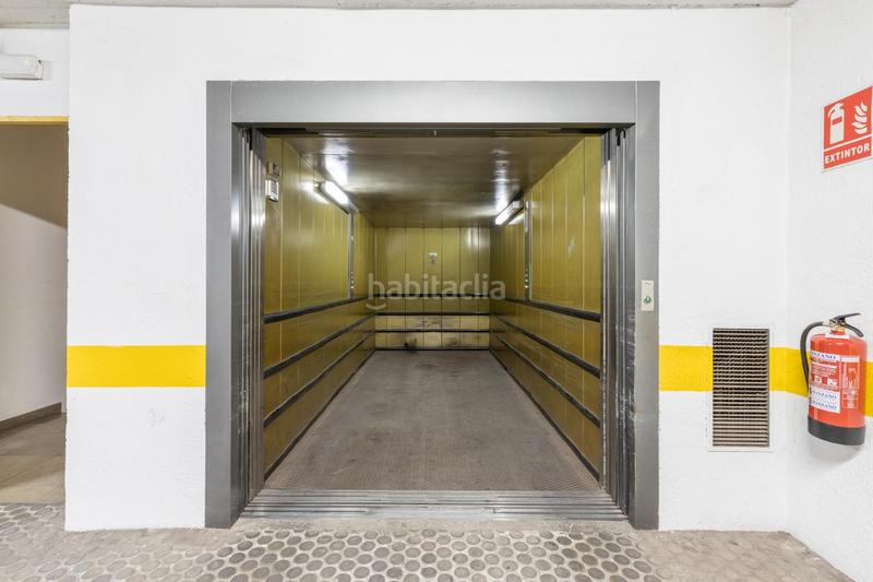 Foto 27ffad0b-0163-4fc4-9274-fee728789767. Aparcament cotxe a San Matías - Realejo Granada