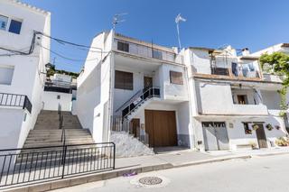 Casa a Calle carretera 21. Acogedora y estupenda  casa en albuñuelas