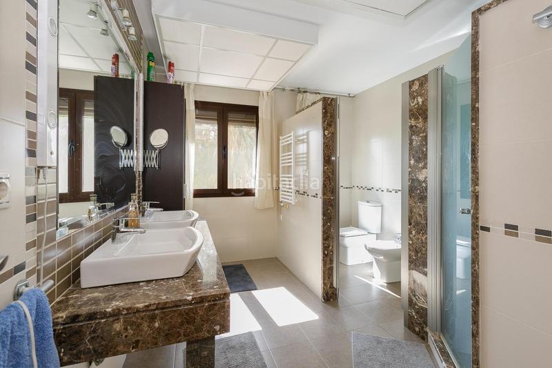 Foto 9411697c-8884-4147-a0ea-4b47975a6e91. Chalet  en primera linea del campo de golf de las gabias en Gabias (Las)