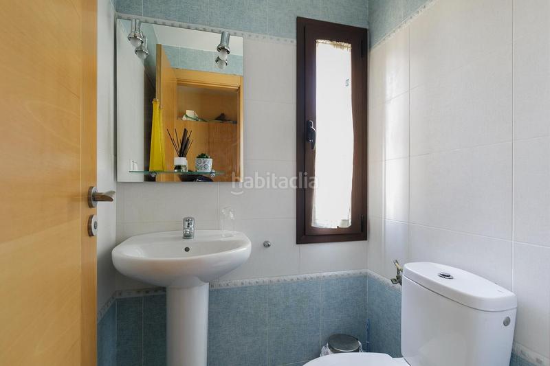 Foto c14deb08-13ed-49b6-89e9-3a1e668fa406. Chalet  en primera linea del campo de golf de las gabias en Gabias (Las)