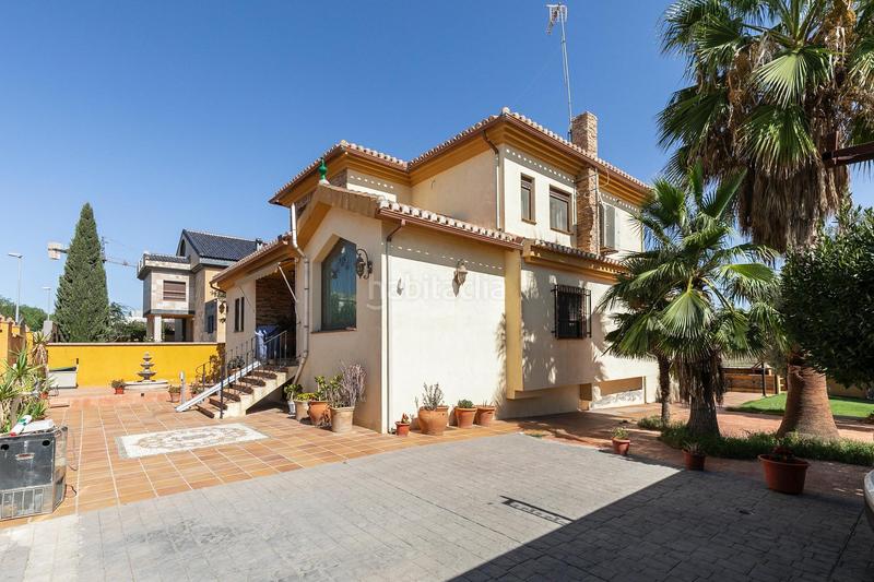 Foto c27b7e84-3686-4821-a0bf-50b7158f34e0. Chalet  en primera linea del campo de golf de las gabias en Gabias (Las)