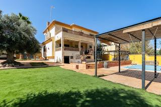 Chalet en San Francisco - El Chorrillo. Chalet en primera linea del campo de golf de las gabias