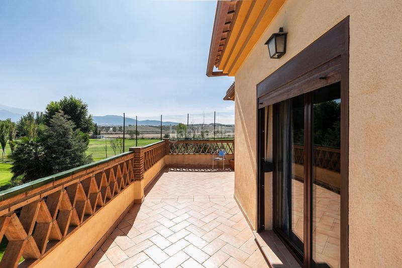 Foto ef792f43-49db-409f-9828-c862818cdfdc. Chalet  en primera linea del campo de golf de las gabias en Gabias (Las)